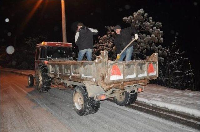 Niksar’da Kar Temizleme Çalışmaları Sürüyor