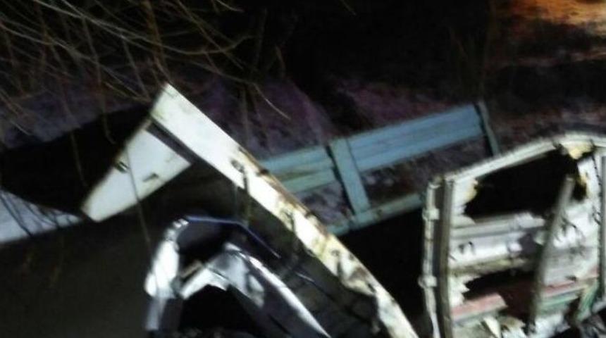 Kamyonet Şarampole Devrildi: 1 &Ouml;l&uuml;