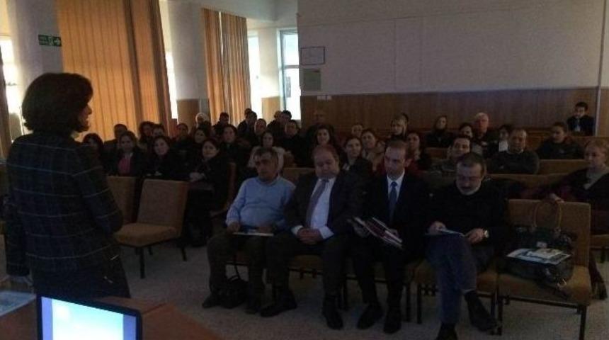 Aile Hekimlerine "obezite Ve Diyabetle Mücadele" Eğitimi