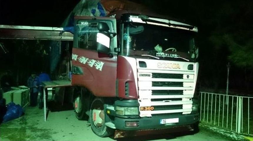 Uşak&rsquo;ta Lunapark Malzemeleri Arasında Ka&ccedil;ak Sigara Yakalandı