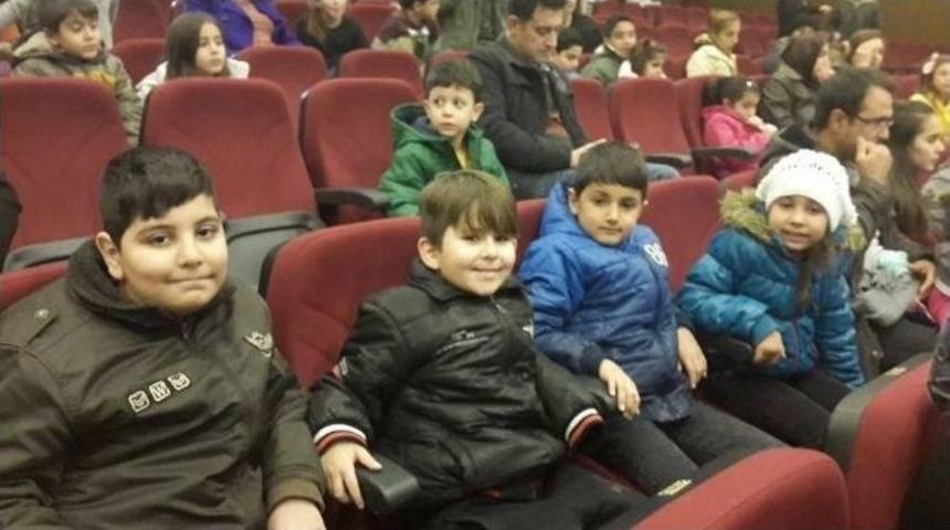 Didim&rsquo;de &Ccedil;ocuklara Karne Hediyesi&hellip;