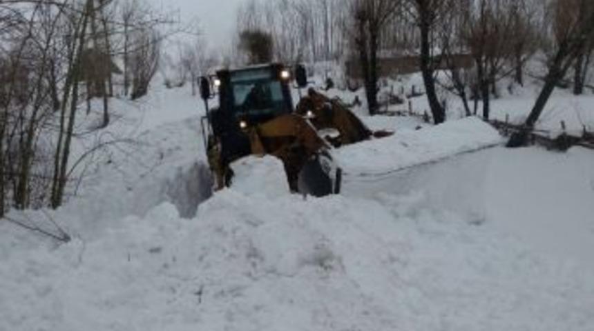 Hakkari&rsquo;de 105 K&ouml;y Ve 277 Mezra Yolu Ulaşıma Kapandı