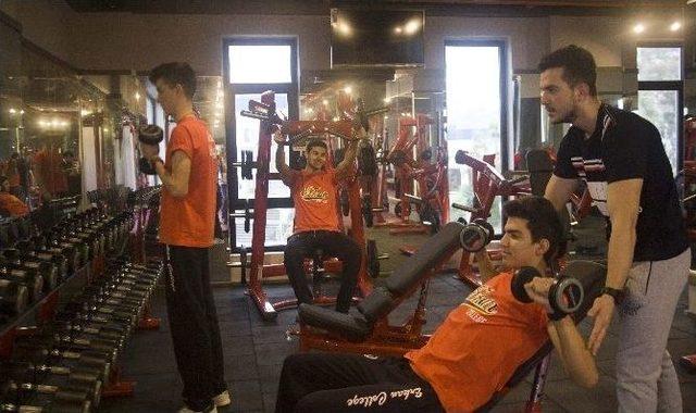 Göl Manzarası Eşliğinde Spor Keyfi