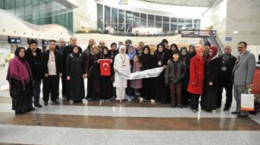 Bilgi Yarışmasını Kazanan Gen&ccedil;ler Umre Yolunda