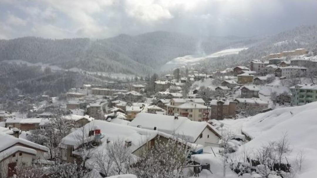 K&uuml;re&rsquo;de Kar Kalınlığı 1 Metreye Yaklaştı, Otomobiller Kayboldu