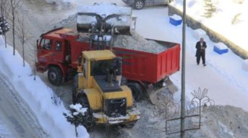Hakkari&rsquo;de Karla M&uuml;cadele &Ccedil;alışması