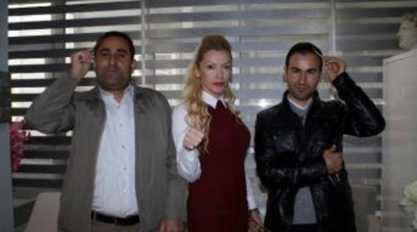 Oğuz Kardeşler Sa&ccedil;larına İzmir&rsquo;de Kavuştu