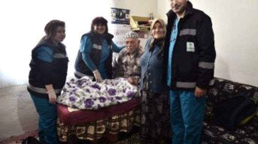 Evde Sağlık Hizmeti Vatandaşa Kol Kanat Geriyor