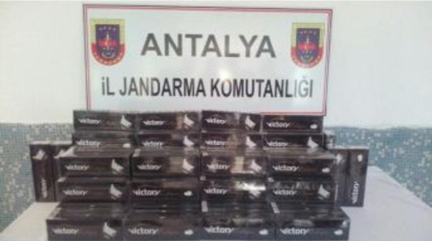 Otomobil Bagajında Bin 800 Paket Ka&ccedil;ak Sigara