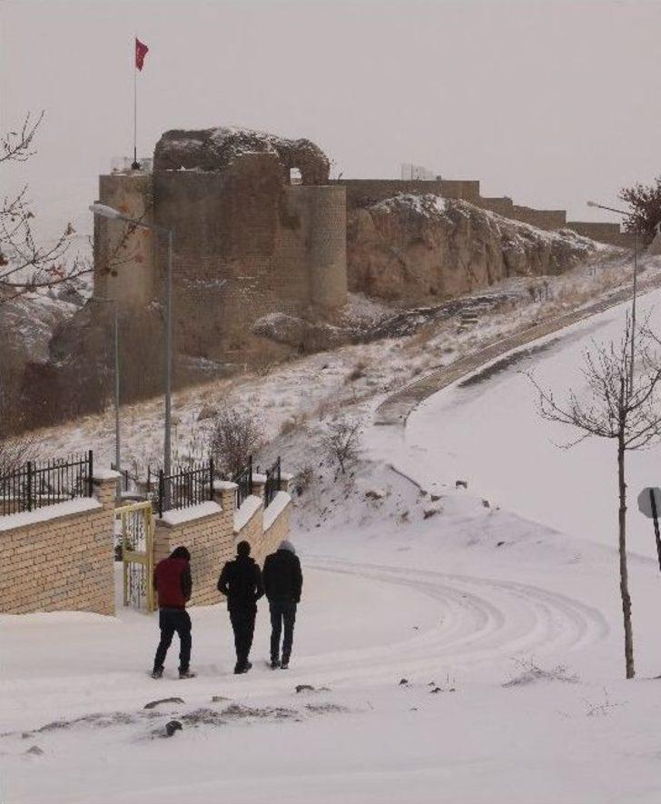 Elazığ’da Kar Nedeniyle 309 Köye Ulaşım Sağlanamıyor G5