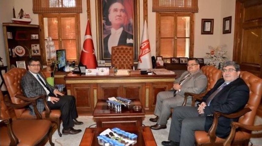 Rekt&ouml;r Taş&rsquo;tan Belediye Başkanı Selim Yağcı&rsquo;ya Ziyaret