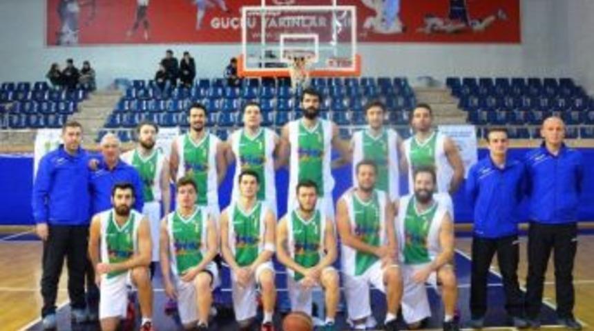 D&uuml;zce Belediyespor İlk &Uuml;&ccedil;te