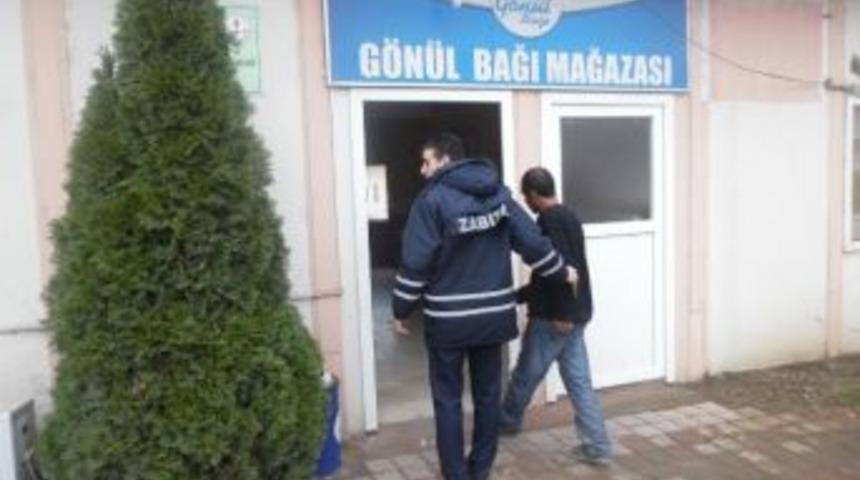 Karda Y&uuml;r&uuml;yerek Memleketine Gitmek İstedi