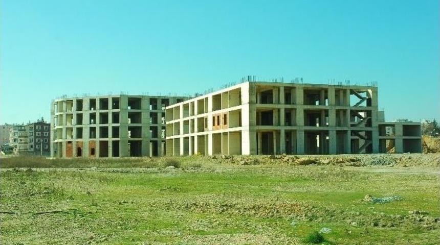 Manavgat Belediyesi Ait Yarım Kalan Hastane Binası Akdeniz &Uuml;niversitesi&rsquo;ne Devredilecek