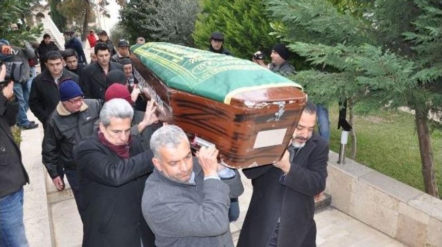 Usta Besteciyi Sanat&ccedil;ı Dostları Son Yolculuğunda Yalnız Bıraktı