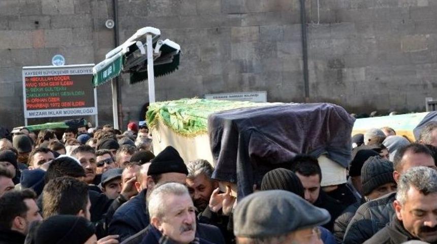 Kayseri&rsquo;deki Patlamada Hayatını Kaybeden Şahıs Son Yolculuğuna Uğurlandı