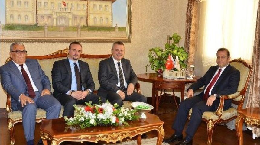 T&uuml;rkiye &Ouml;zel Okullar Derneği&rsquo;nden Vali Muammer T&uuml;rker&rsquo;e Ziyaret