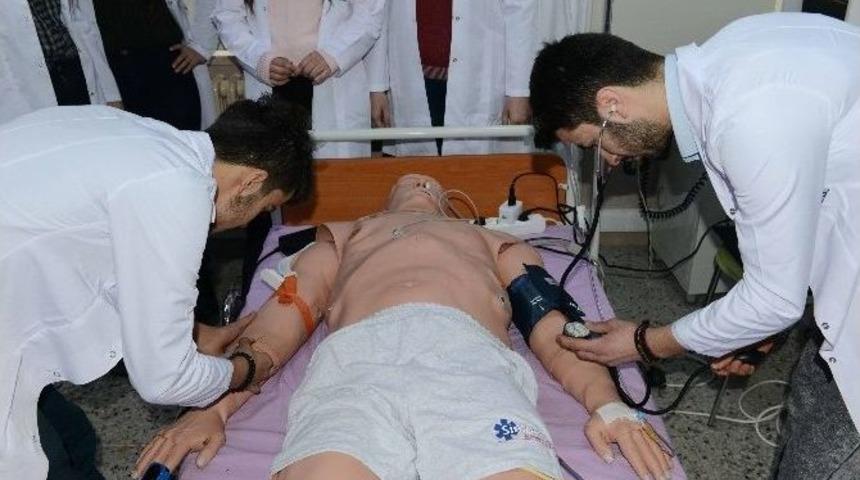 Bü’deki Eğitimlerde ’robot Hasta’ Dönemi