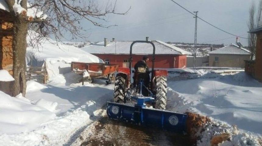 Beyşehir&rsquo;de Dış Mahallelerde Karla M&uuml;cadele Kolaylaştı