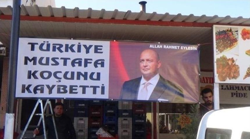 Mustafa Ko&ccedil; İ&ccedil;in Pankart Asıp Mevlit Okuttu