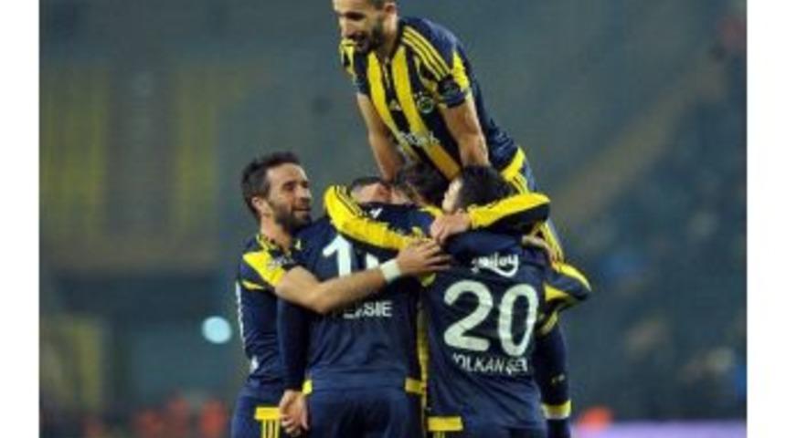 Fenerbah&ccedil;e&rsquo;nin G&ouml;z Alıcı Performansı S&uuml;r&uuml;yor