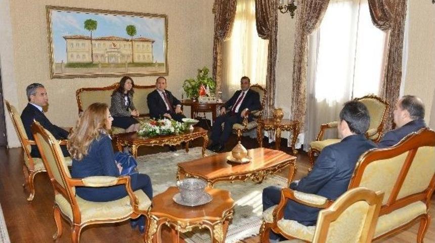 Batı Akdeniz G&uuml;mr&uuml;k Ve Ticaret B&ouml;lge M&uuml;d&uuml;rl&uuml;ğ&uuml;nden Vali Muammer T&uuml;rker&rsquo;e Ziyaret