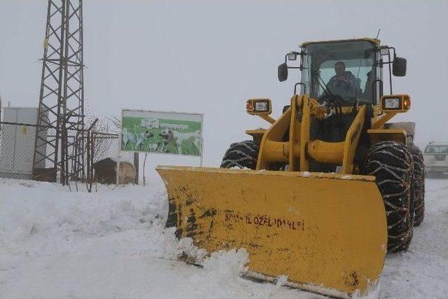 Sivas’ta 443 Köy Yolu Ulaşıma Kapandı