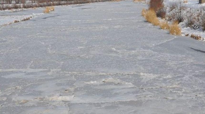 Eski 20 Derecede Kızılırmak Buz Tuttu