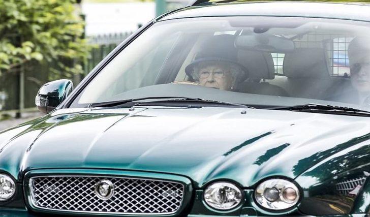 Kraliçe 2. Elizabeth ile Prenses Charlotte'ın benzerliği  G4