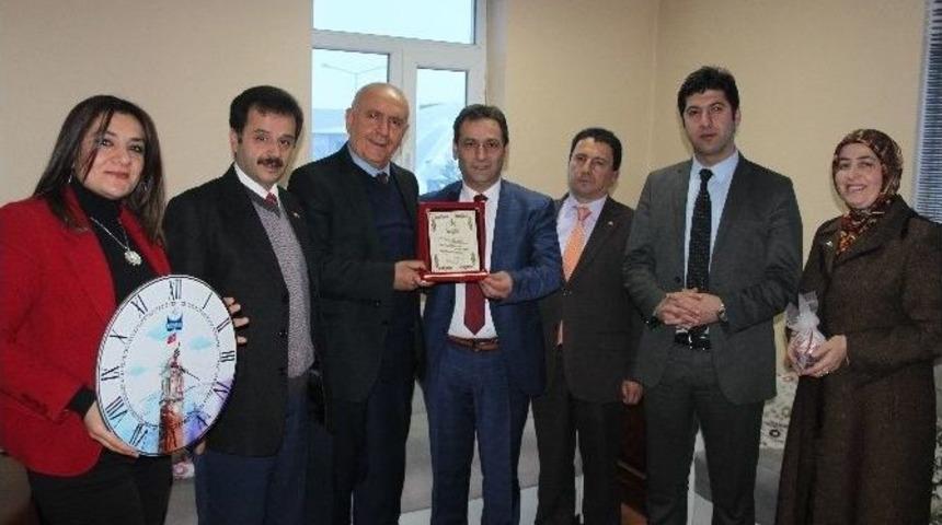 Kent Konseyi&rsquo;nden Barlak&rsquo;a Teşekk&uuml;r Plaketi