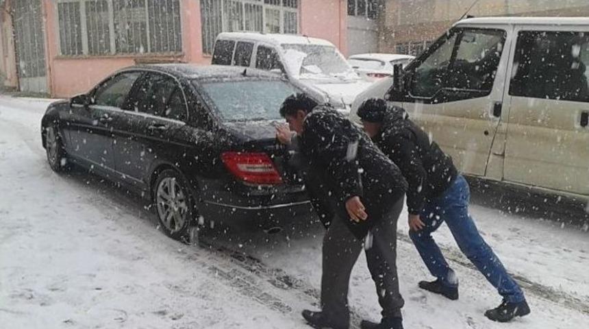 Yollar Kayak Pistine D&ouml;nd&uuml;