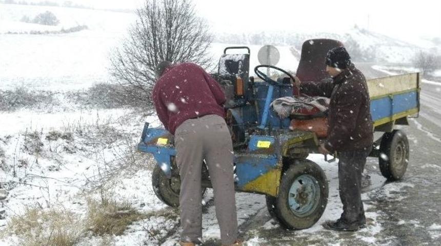 Karda Kayan Ara&ccedil; Patpat Sayesinde U&ccedil;uruma D&uuml;şmekten Kurtuldu