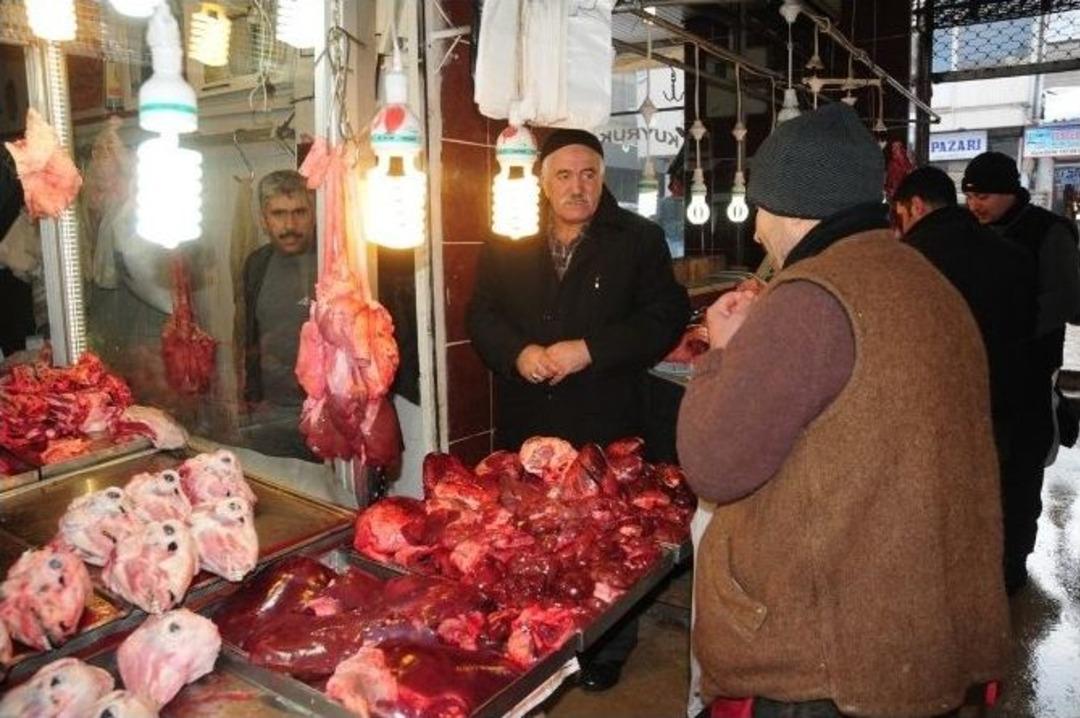 Van&rsquo;da Sakatat Ve Beyaz Et Satışları Arttı