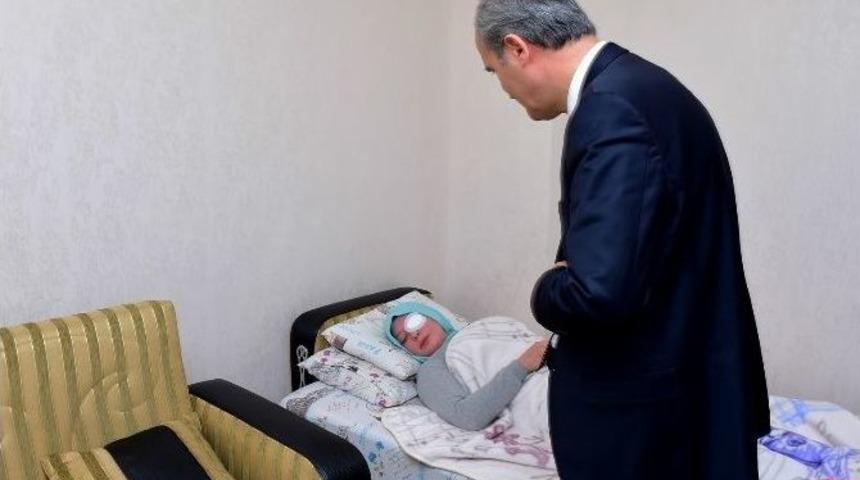 Roketli Saldırıda Yaralanan Kıza Ge&ccedil;miş Olsun Ziyareti