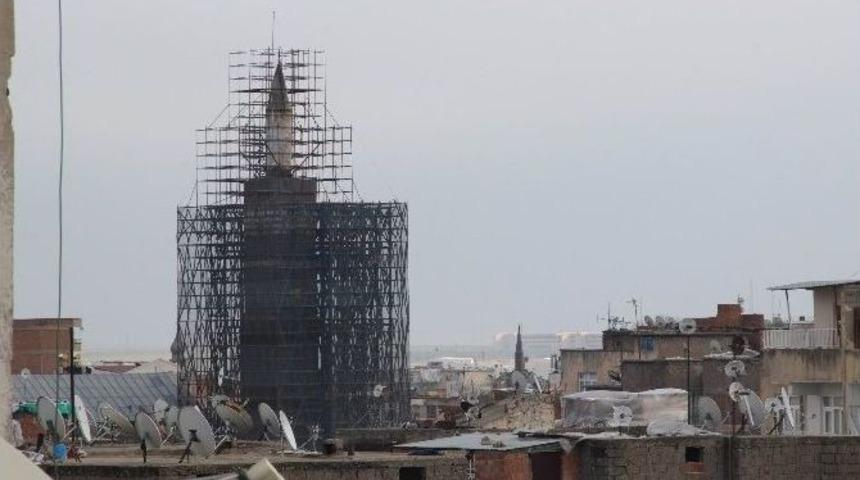 Ter&ouml;ristler Otele Saldırdı