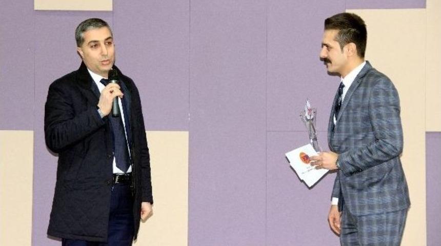 Yılın En Başarılı İş Adamı Cengiz &Uuml;nal Oldu