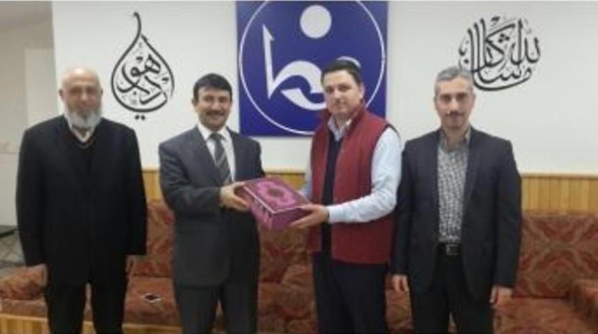 Kaymakam &Ccedil;ek&rsquo;ten Hayrat Vakfına Ziyaret