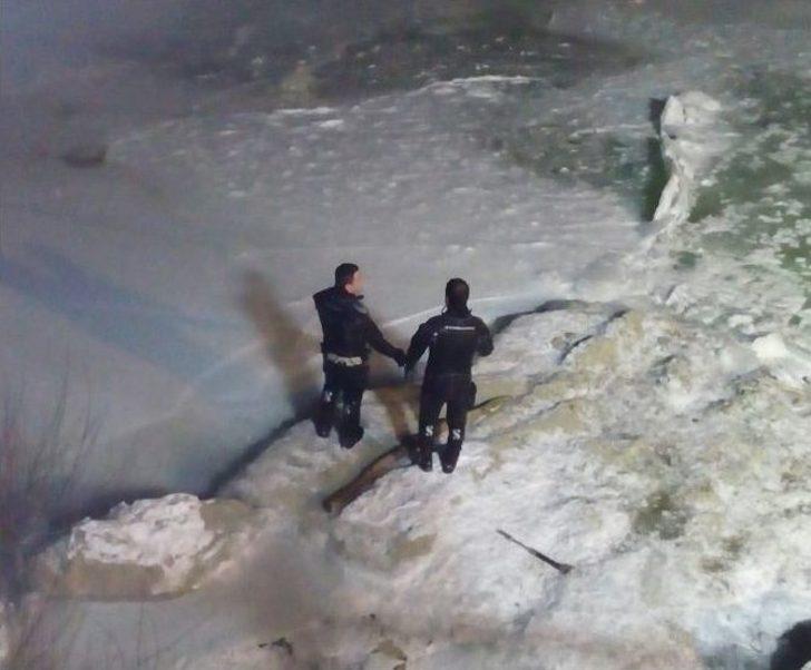 Köprüden Çoruh Nehre Düşen Çocuk Kayboldu G1