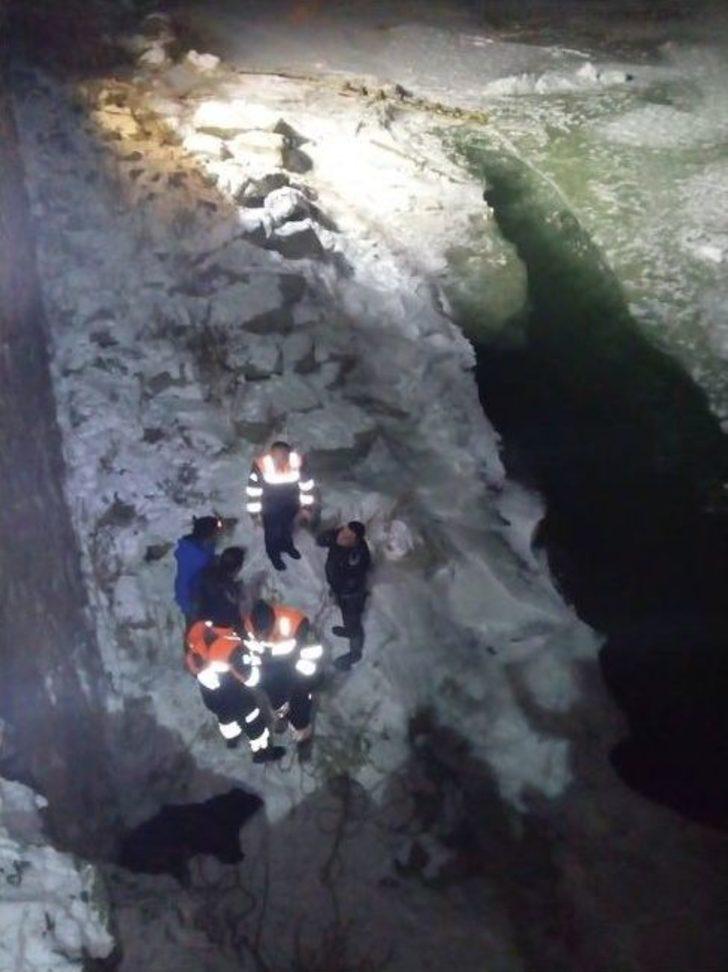 Köprüden Çoruh Nehre Düşen Çocuk Kayboldu G5