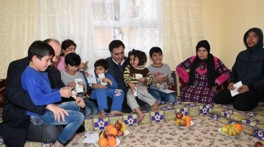 Mağarada Yaşayan Suriyeli Aileye Yardım Eli Uzatıldı