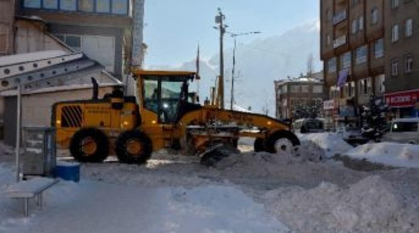 Hakkari Belediyesi&rsquo;nden Kar Mesaisi