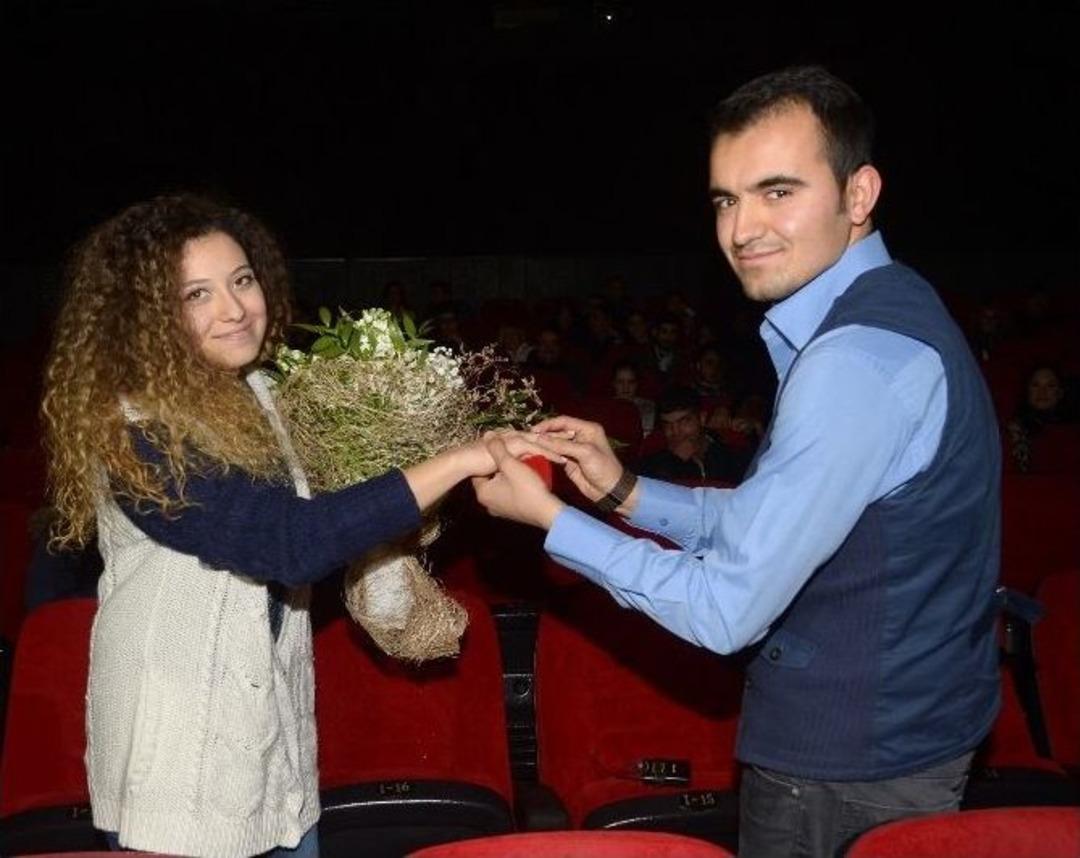 Sinemada Film Gibi Evlenme Teklifi