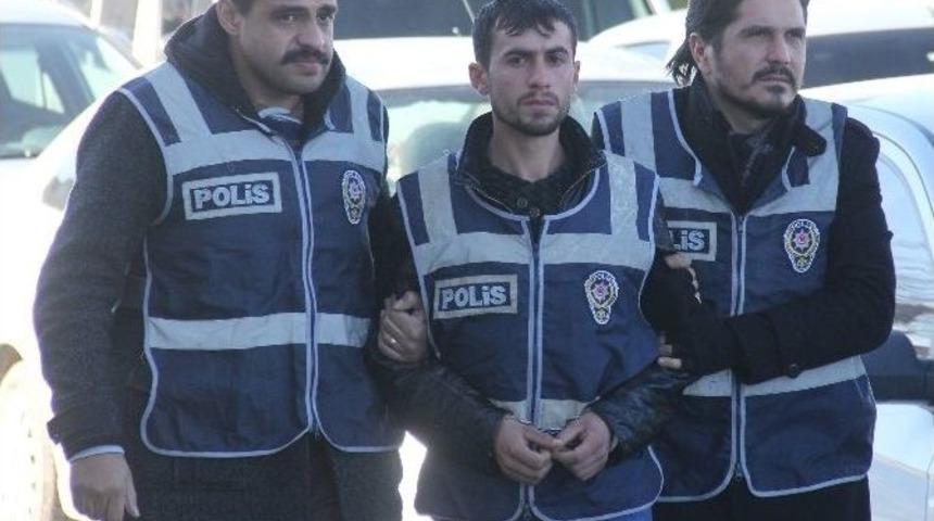 &Ccedil;ıplak Fotoğraf Cinayetine 3 Tutuklama