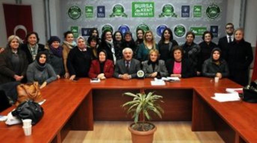 Kadınlara Bilin&ccedil;li T&uuml;ketici Olmanın Yolları Anlatıldı