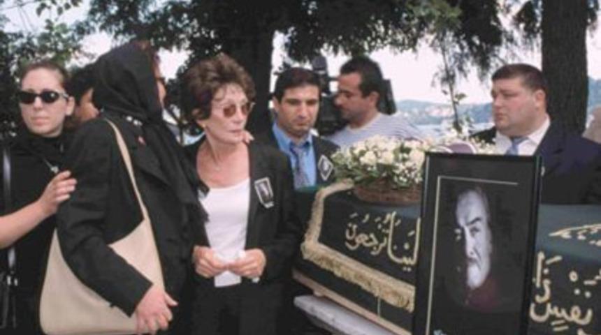 SEN GİTTİN, BEN YARIM KALDIM...