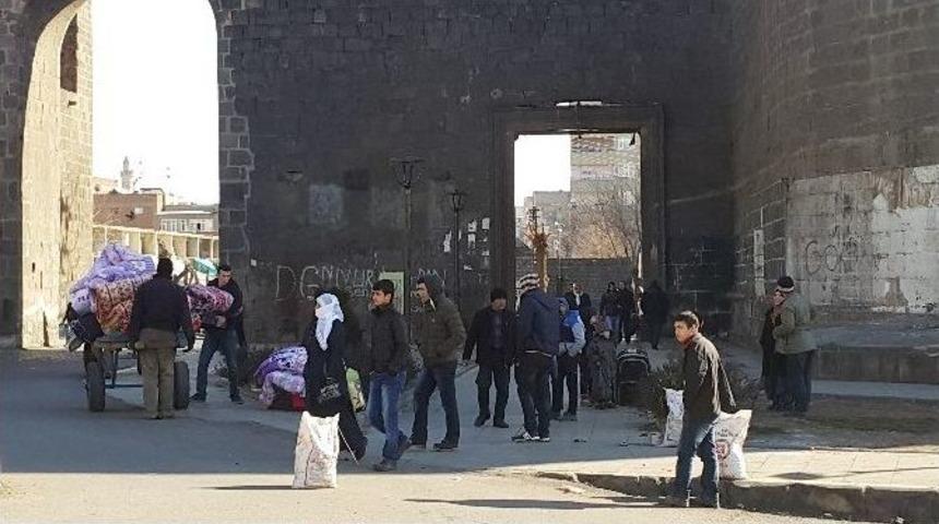 Ter&ouml;ristler Yine Hendek Kazdı