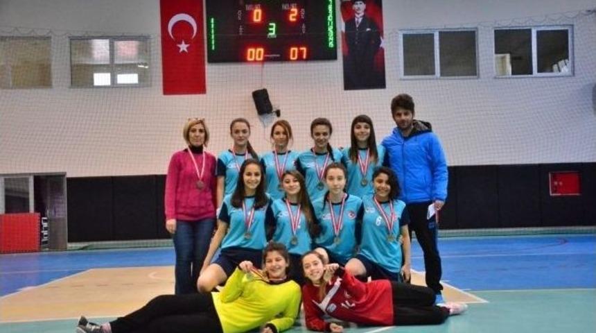 Okullararası Futsal Kız Ve Erkek Grup M&uuml;sabakaları Adana&rsquo;da Tamamlandı