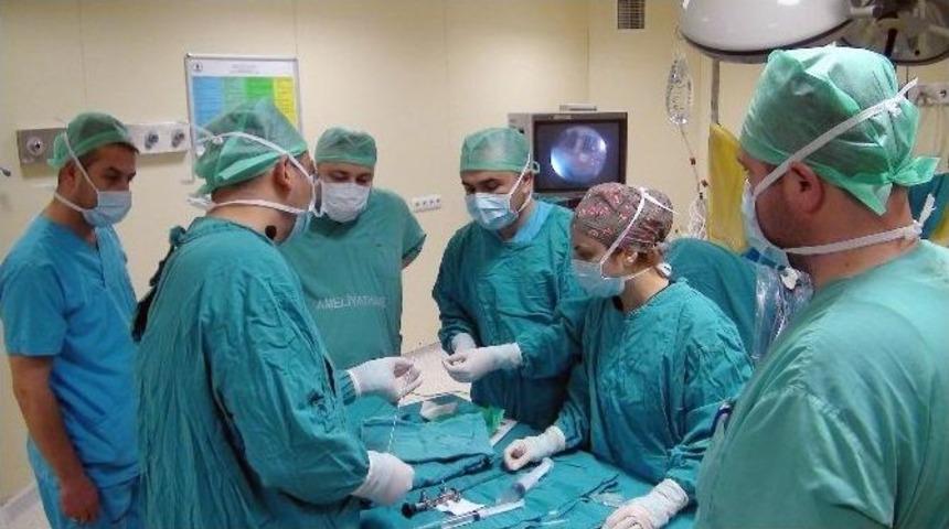 Om&uuml;&rsquo;de Canlı Ameliyatlı Kurs