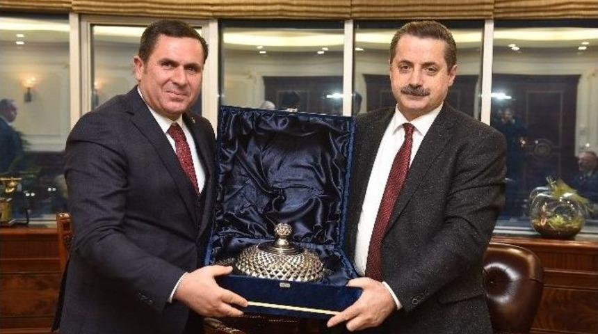 Tiryakioğlu, Bakan &Ccedil;elik&rsquo;le G&ouml;r&uuml;şt&uuml;