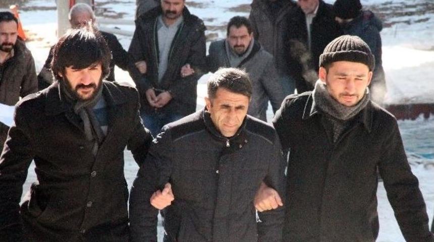 Elazığ&rsquo;daki Pkk Ş&uuml;phelileri Sağlık Kontrol&uuml;nden Ge&ccedil;irildi